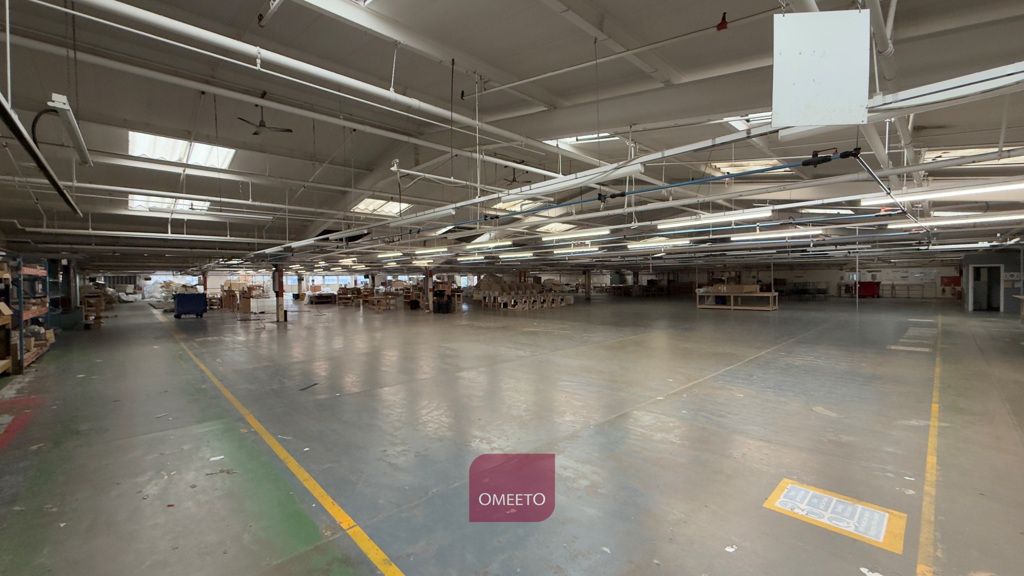 Property photo 2 of 9 Warehouse To Let