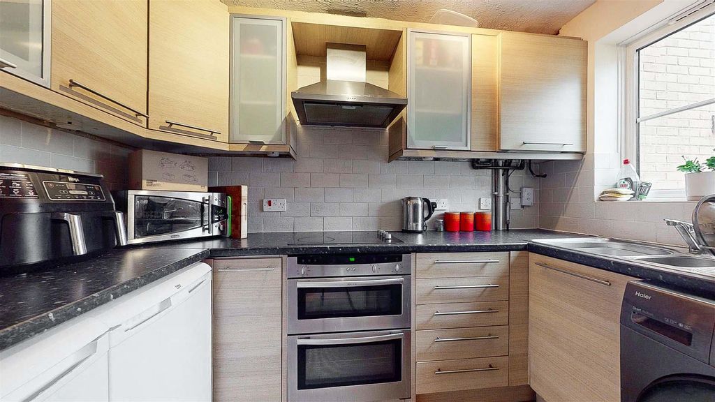 Property photo 2 of 14 Eangplazrk258Lj2Zowoag.Jpg