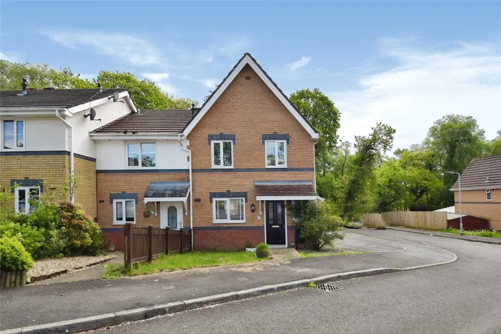 Property photo 1 of 12