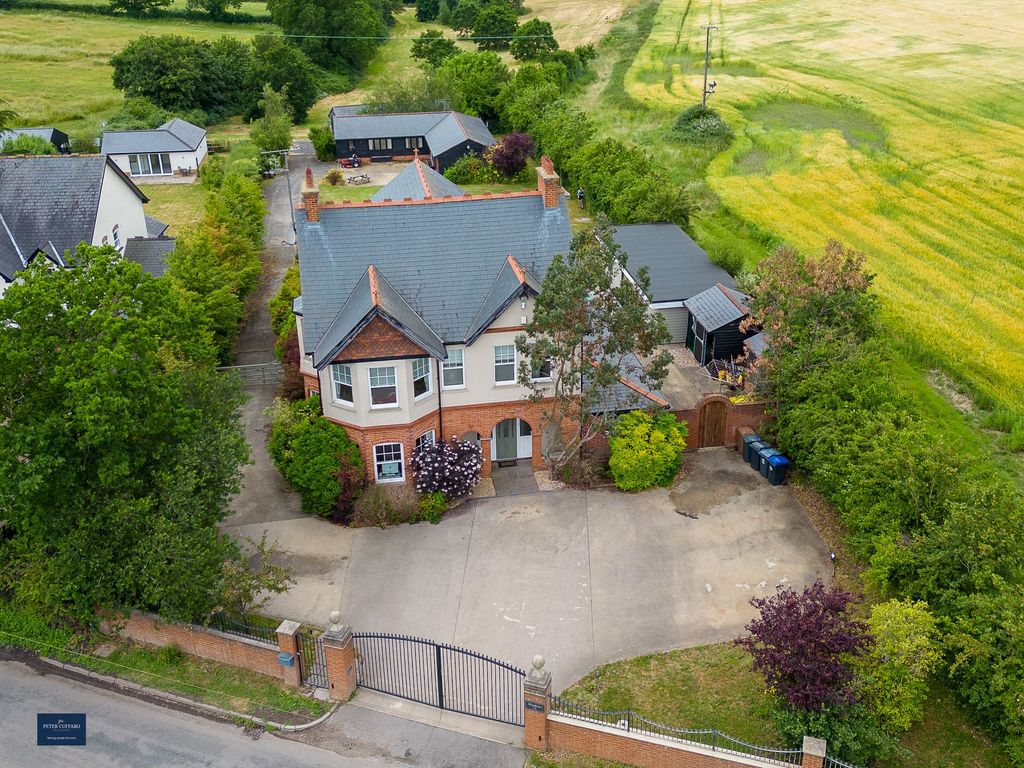 Property photo 1 of 40