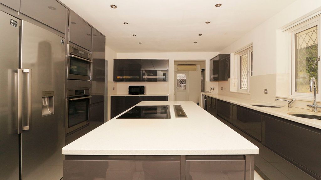 Property photo 3 of 22 Picture No. 21