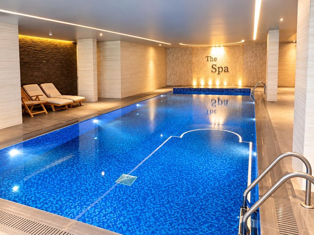 Property photo 1 of 15 Exclusive Residents' Swimming Pool