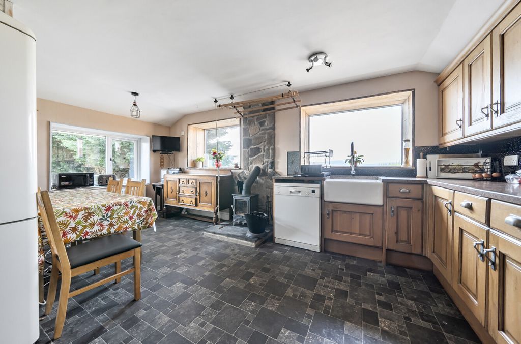Property photo 3 of 30 1501061-22-6A7Dfb...