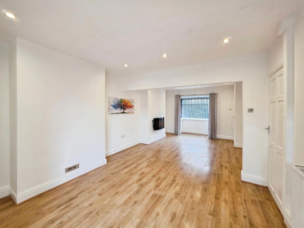 Property photo 3 of 24 Pbox-Img.Jpg
