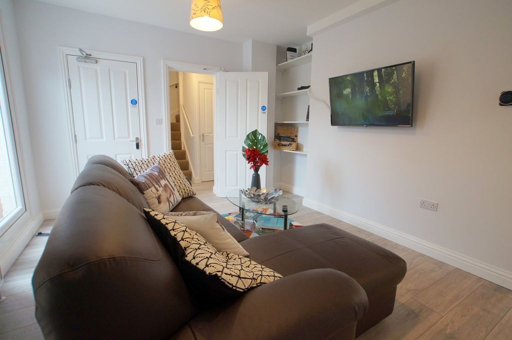 Property photo 2 of 16 4056311