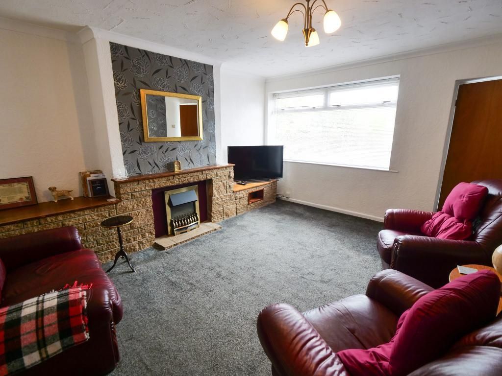 Property photo 2 of 7 Living Room