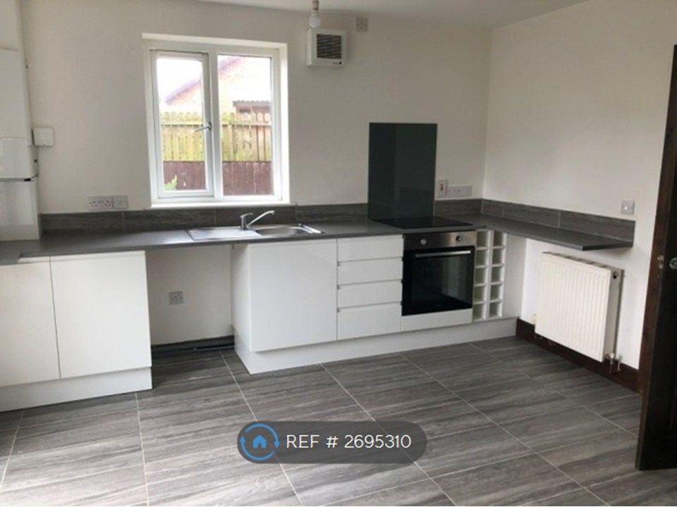 Property photo 2 of 8 Kitchen