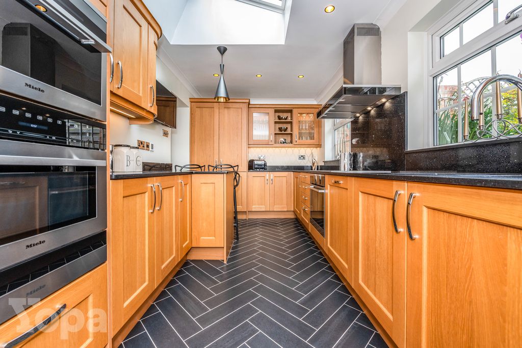 Property photo 3 of 28 Photo #3