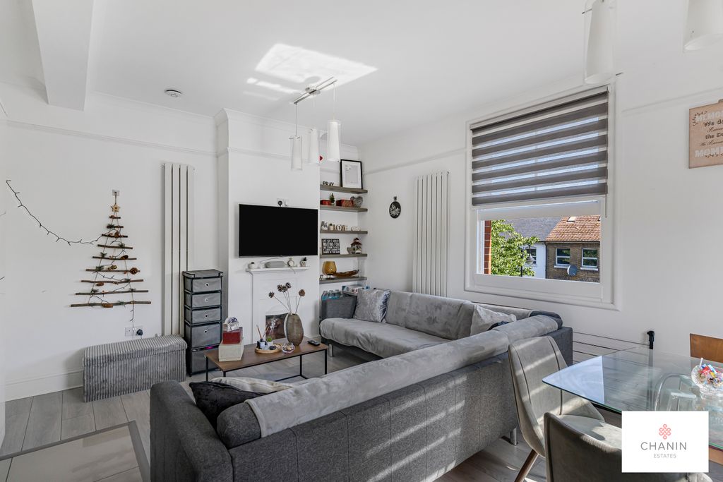 Property photo 3 of 14