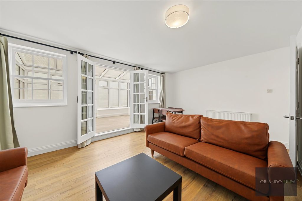 Property photo 1 of 12 Flat A, Cadmus House Sw4 7Xa-7.Jpg