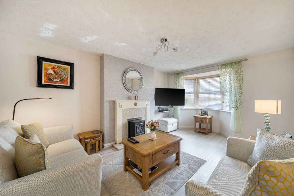 Property photo 2 of 22 1343958768B094Be54A8B