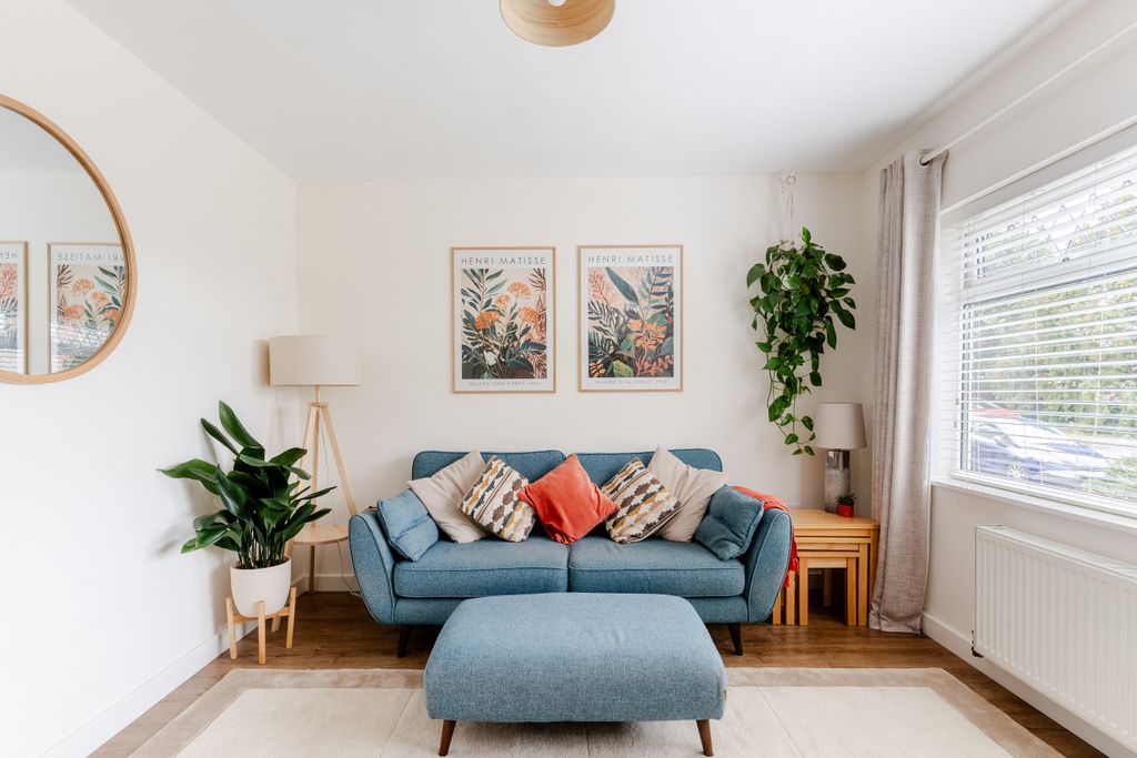 Property photo 2 of 20 A7400430-Hdr-19
