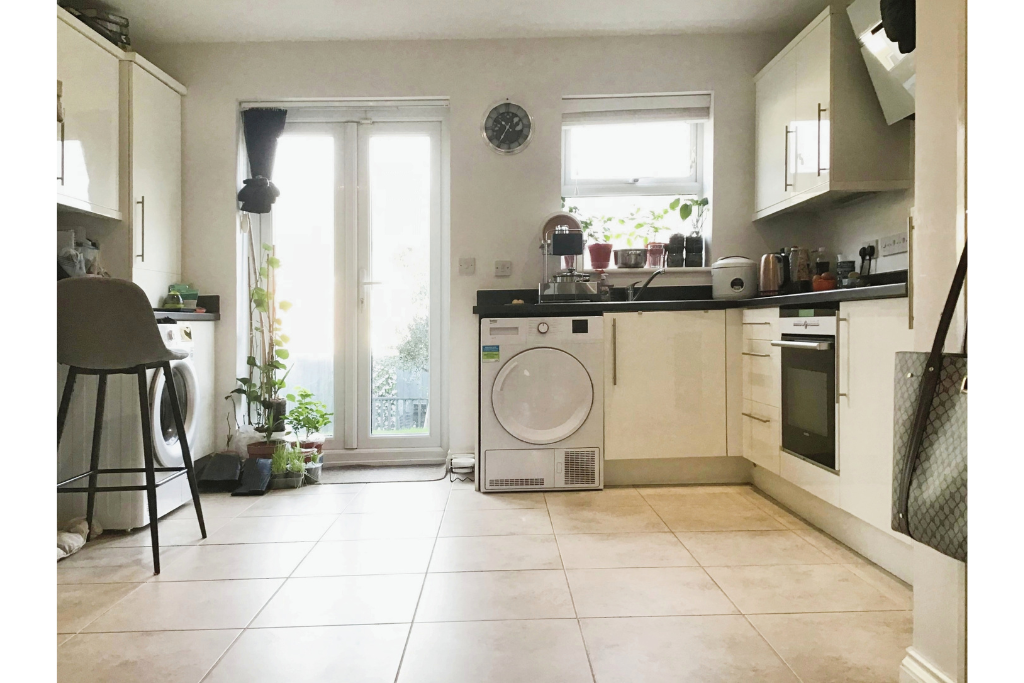 Property photo 3 of 30 Kitchen