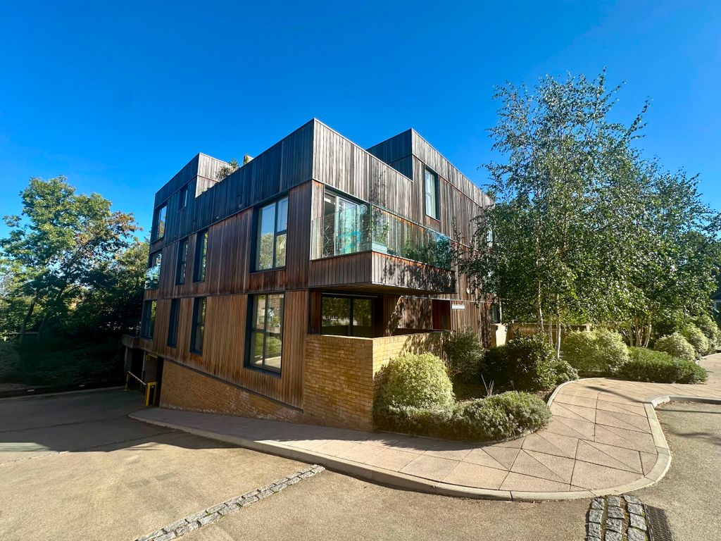 Property photo 1 of 2