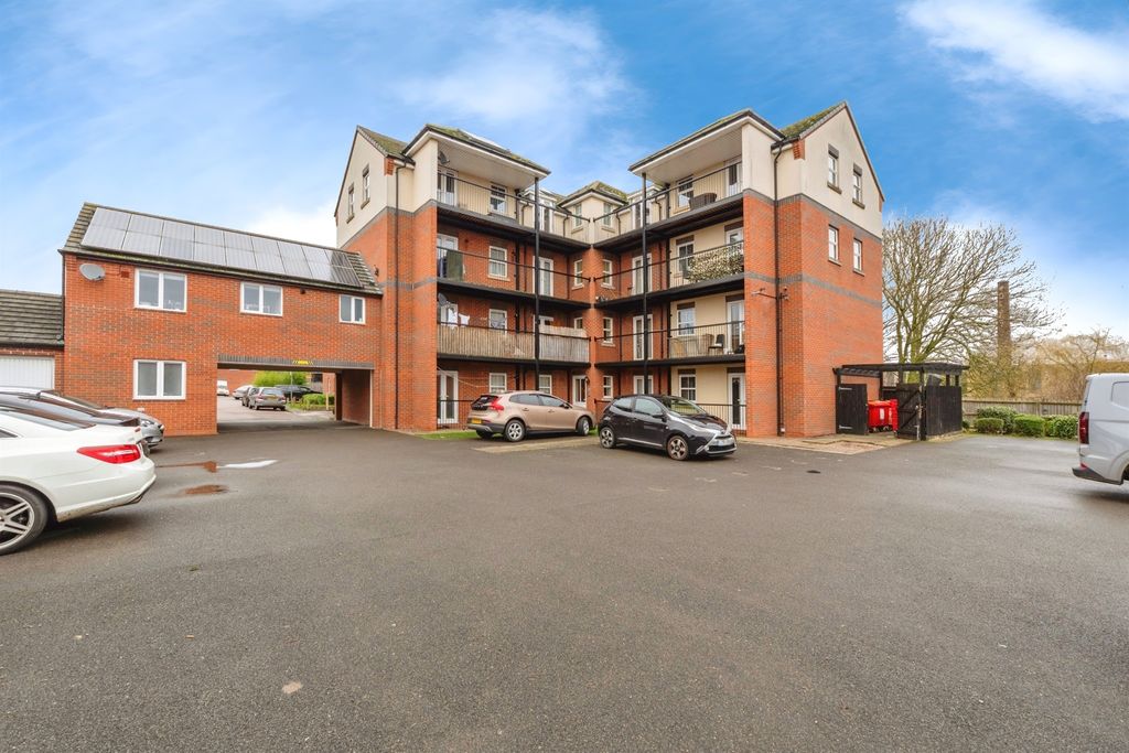 Property photo 3 of 14