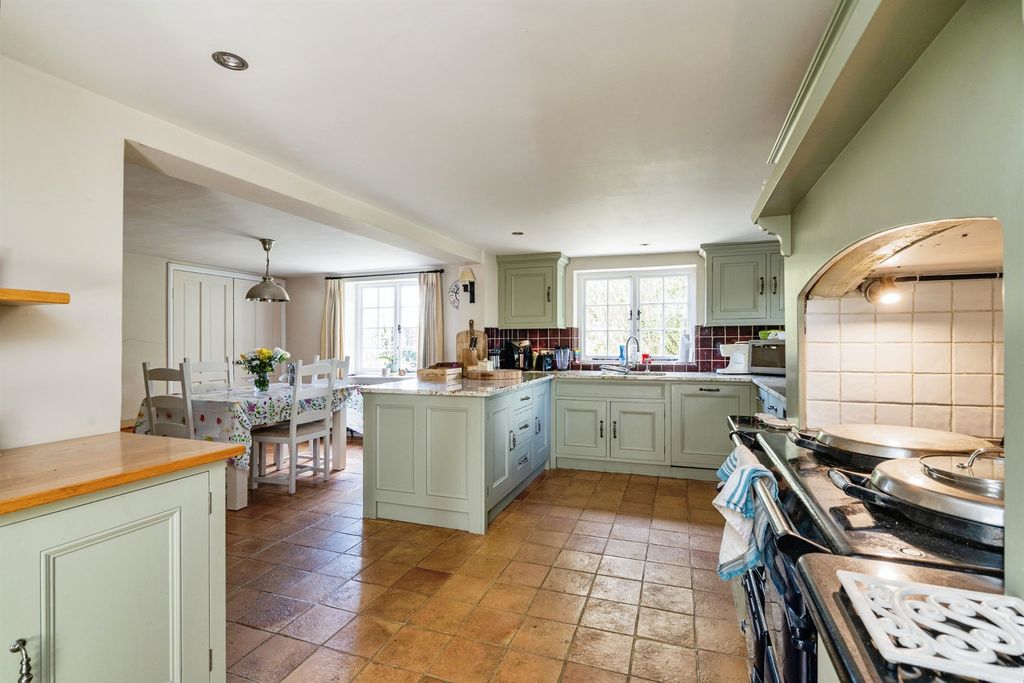 Property photo 3 of 17
