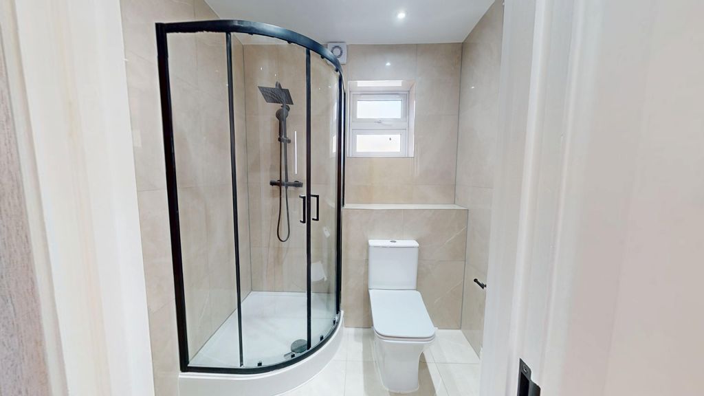 Property photo 3 of 18 2B-Selborne-Road-04022026_153539