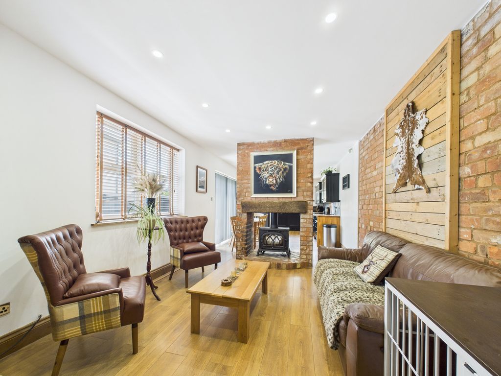 Property photo 3 of 27