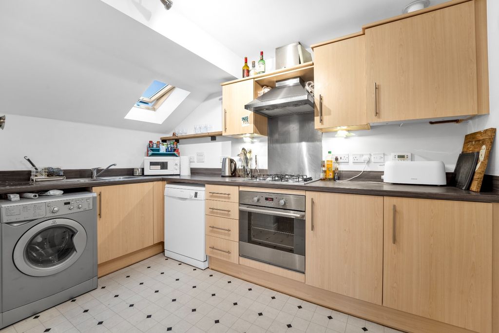 Property photo 2 of 16 2033083