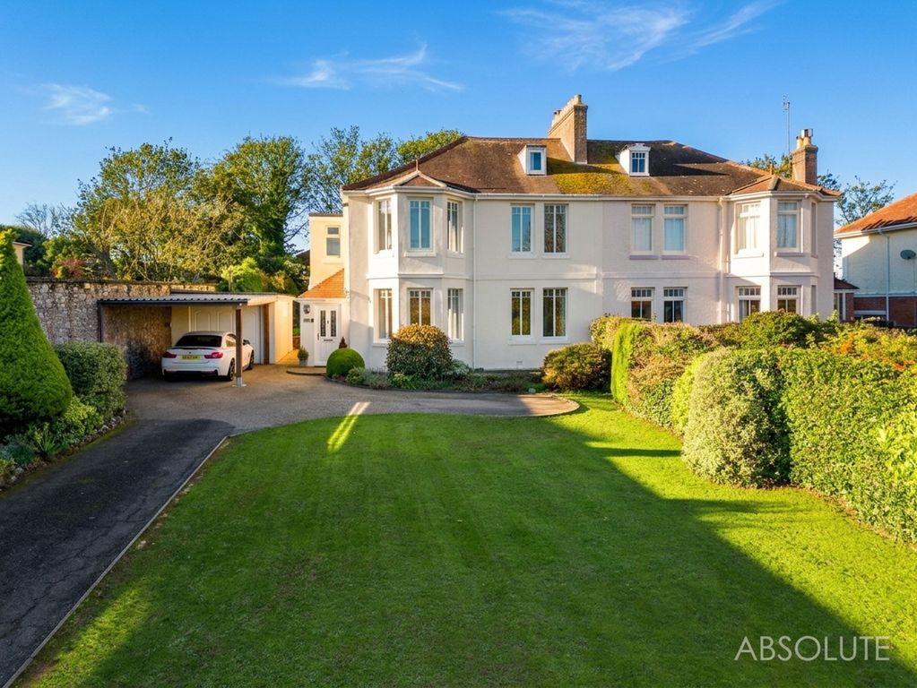 Property photo 1 of 28