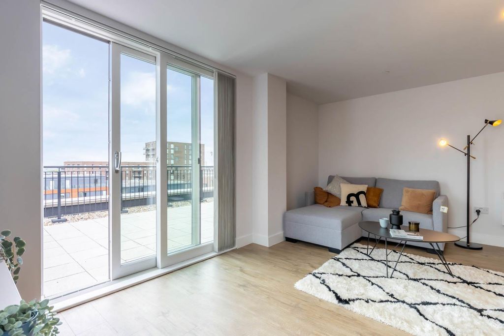 Property photo 1 of 25 Living Area