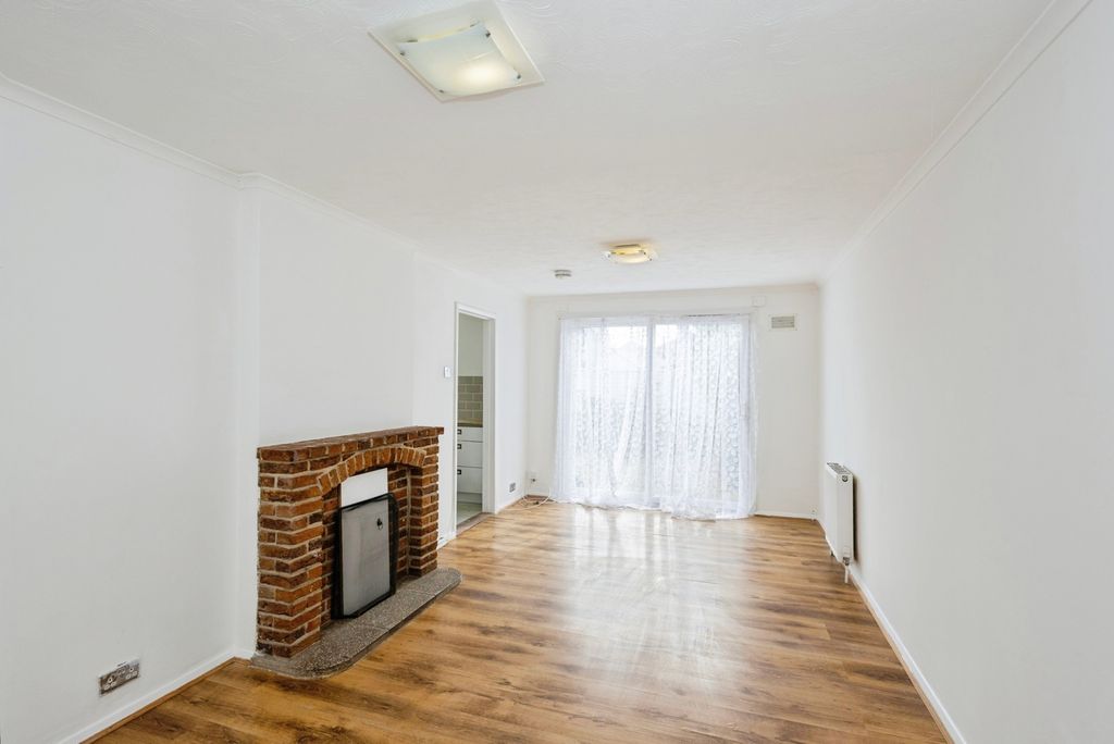 Property photo 3 of 12 Pbox-Img.Jpg