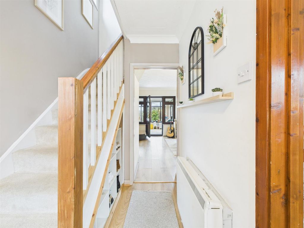 Property photo 3 of 25 Cam05474G0-Pr0038-Still003.Jpg