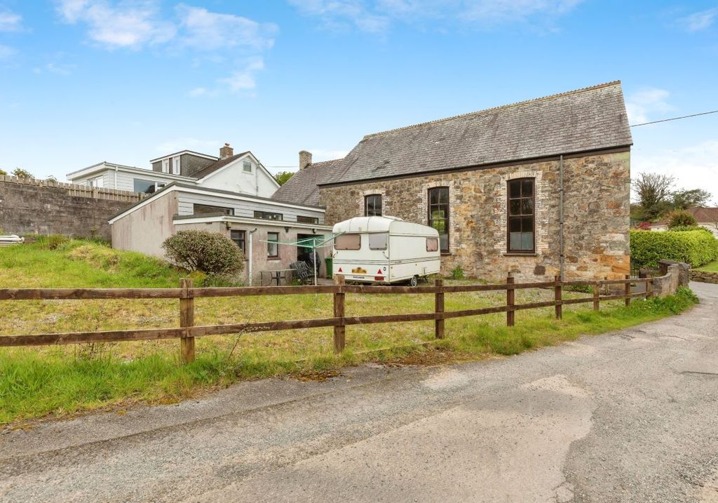 Property photo 1 of 7 Main