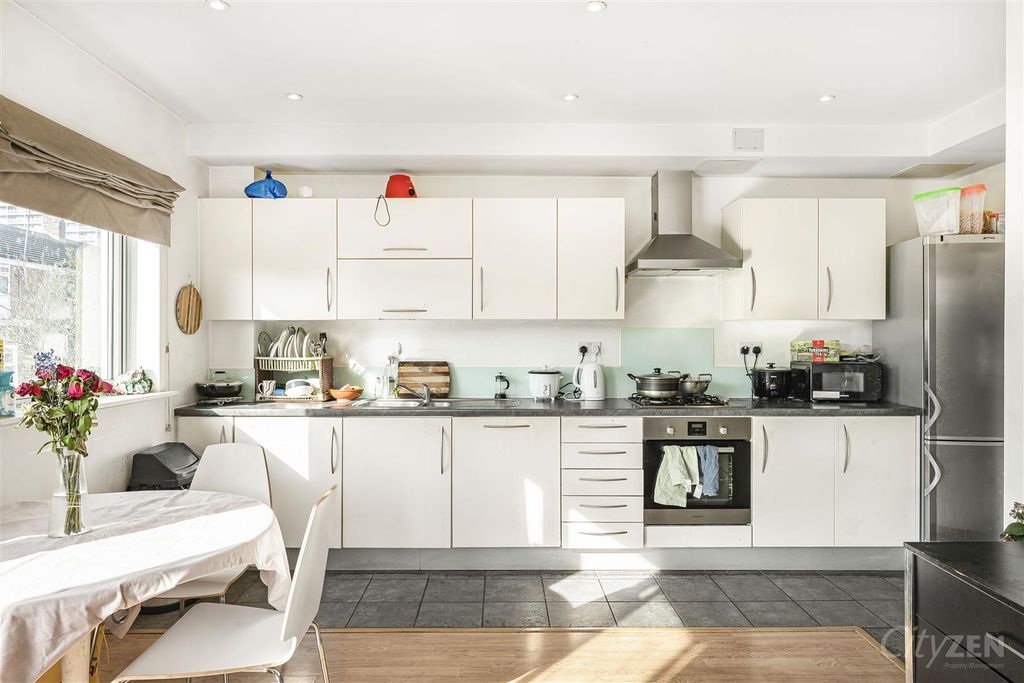 Property photo 3 of 15 Kitchen