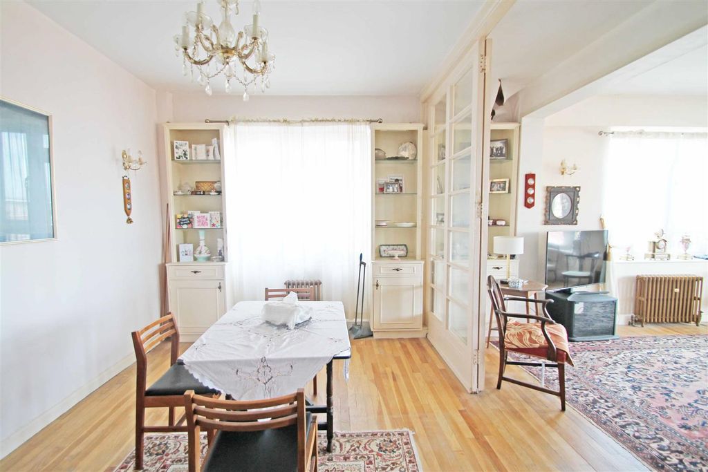 Property photo 3 of 11 Living/Dining Room