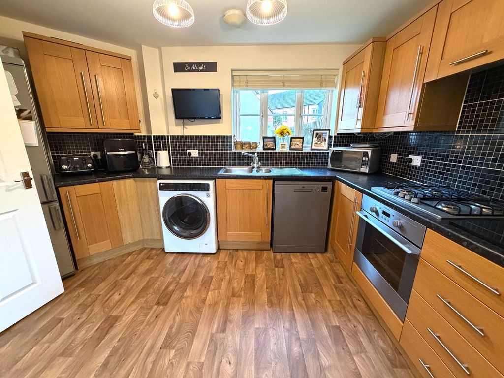 Property photo 2 of 15 Kitchen.Jpg
