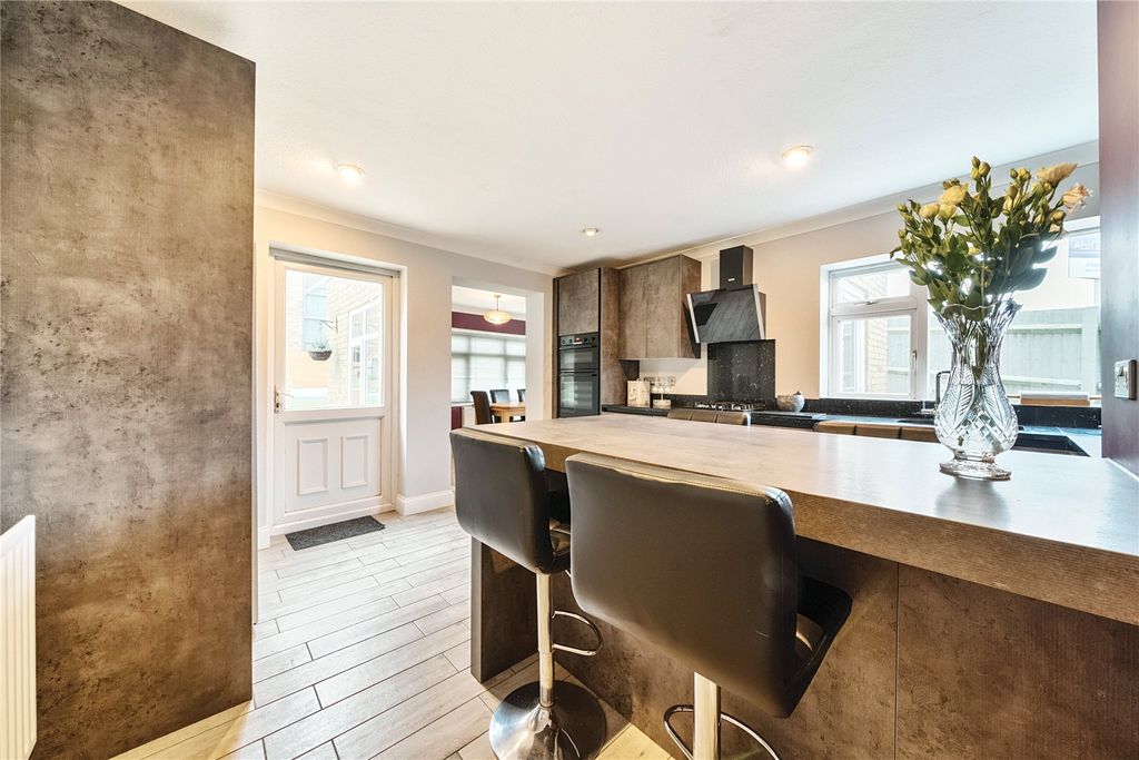 Property photo 2 of 20 Picture No. 14