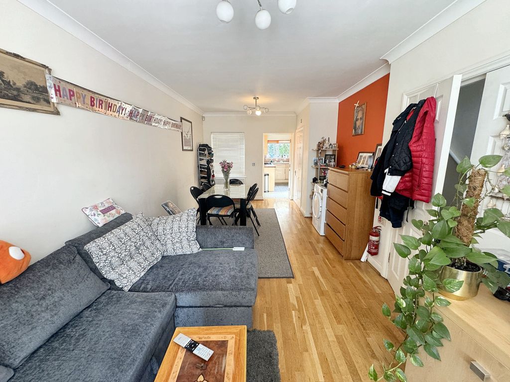 Property photo 2 of 20