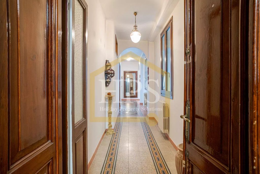 Property photo 2 of 34