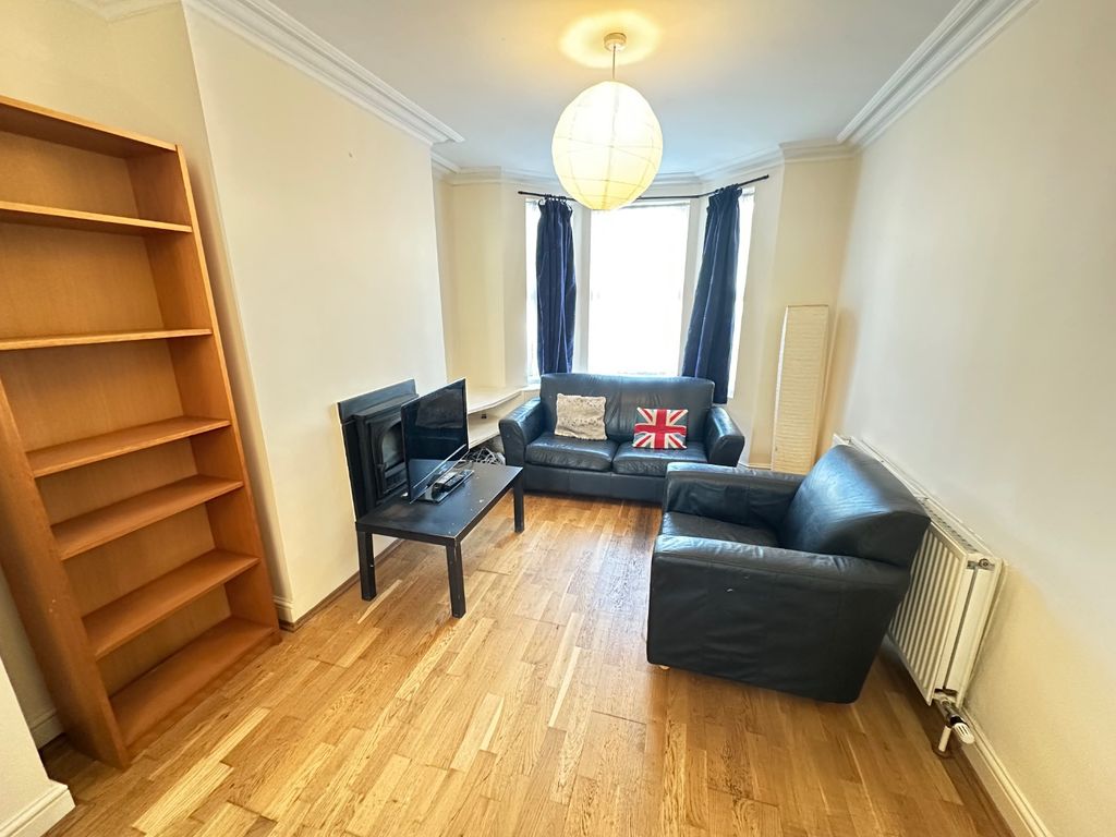 Property photo 2 of 10 2148151