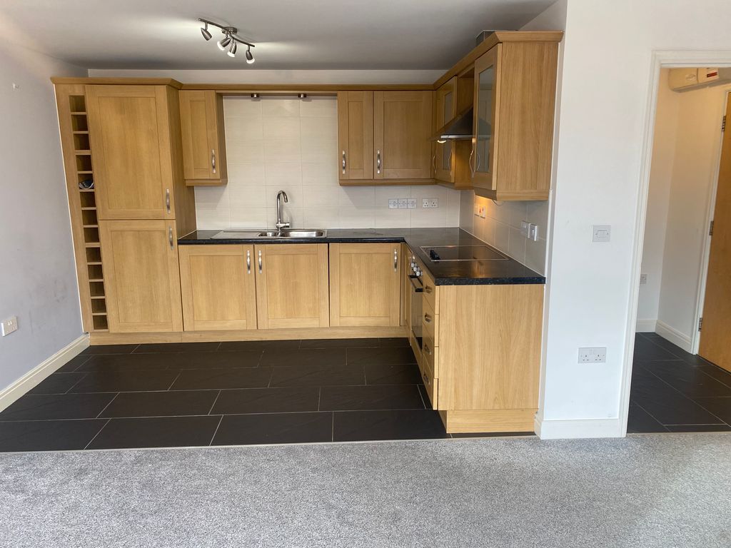 Property photo 3 of 8 Kitchen