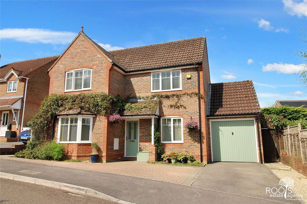 Property photo 1 of 19 Frontage