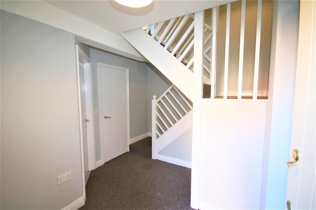 Property photo 2 of 19 Grond Floor Hall.Jpg