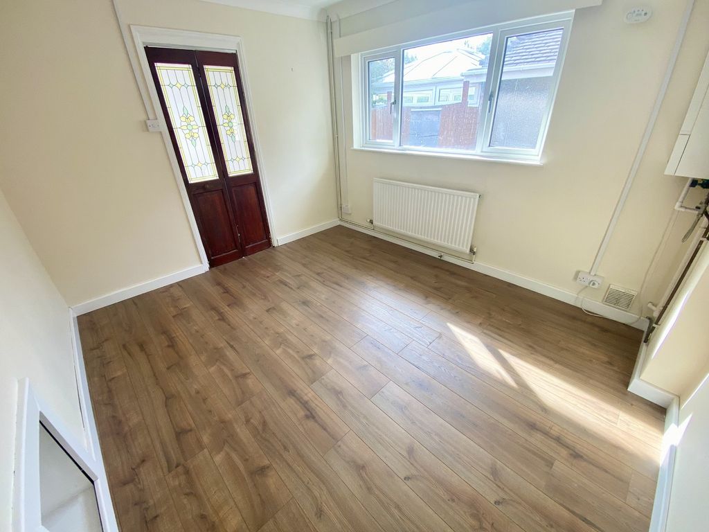 Property photo 3 of 12 Dining Room