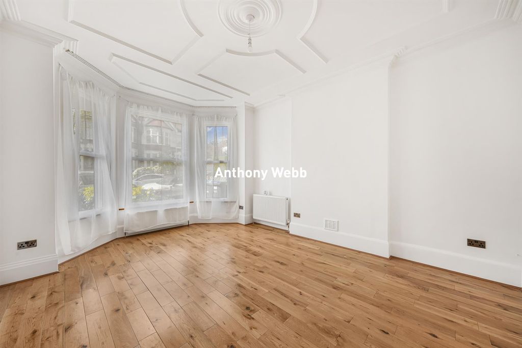 Property photo 2 of 17 Reception