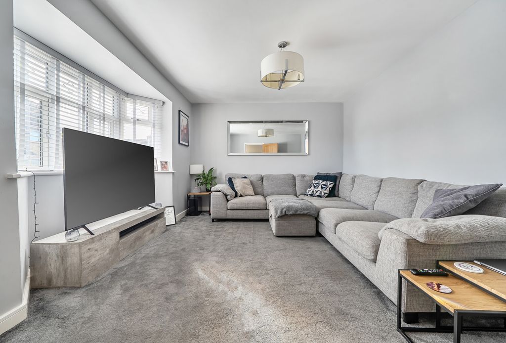 Property photo 3 of 16 Picture 3