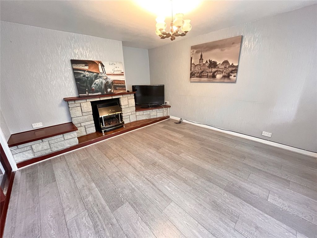 Property photo 2 of 16 Picture No. 02