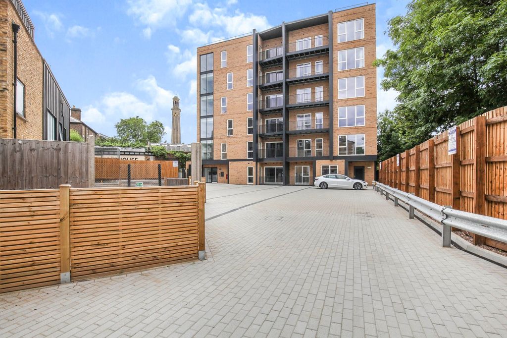 Property photo 1 of 11 Picture No. 12