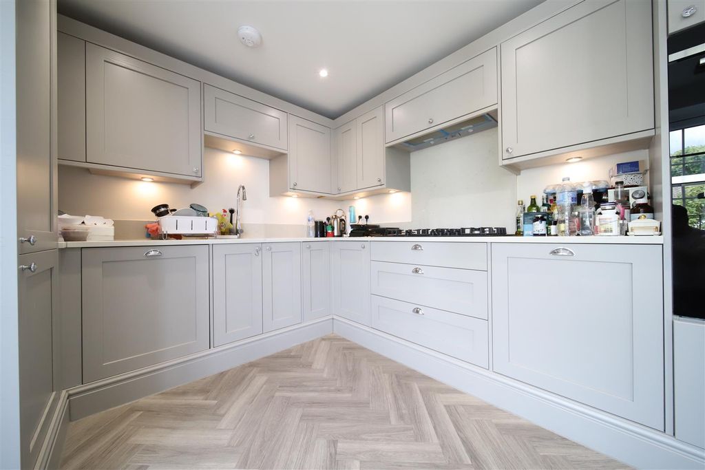 Additional image 5 of 1 bed flat for sale72, The Ridgeway, Enfield EN2