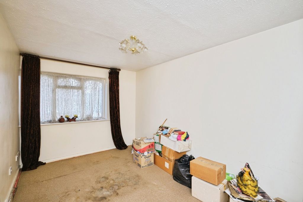 Property photo 3 of 12 Pbox-Img.Jpg