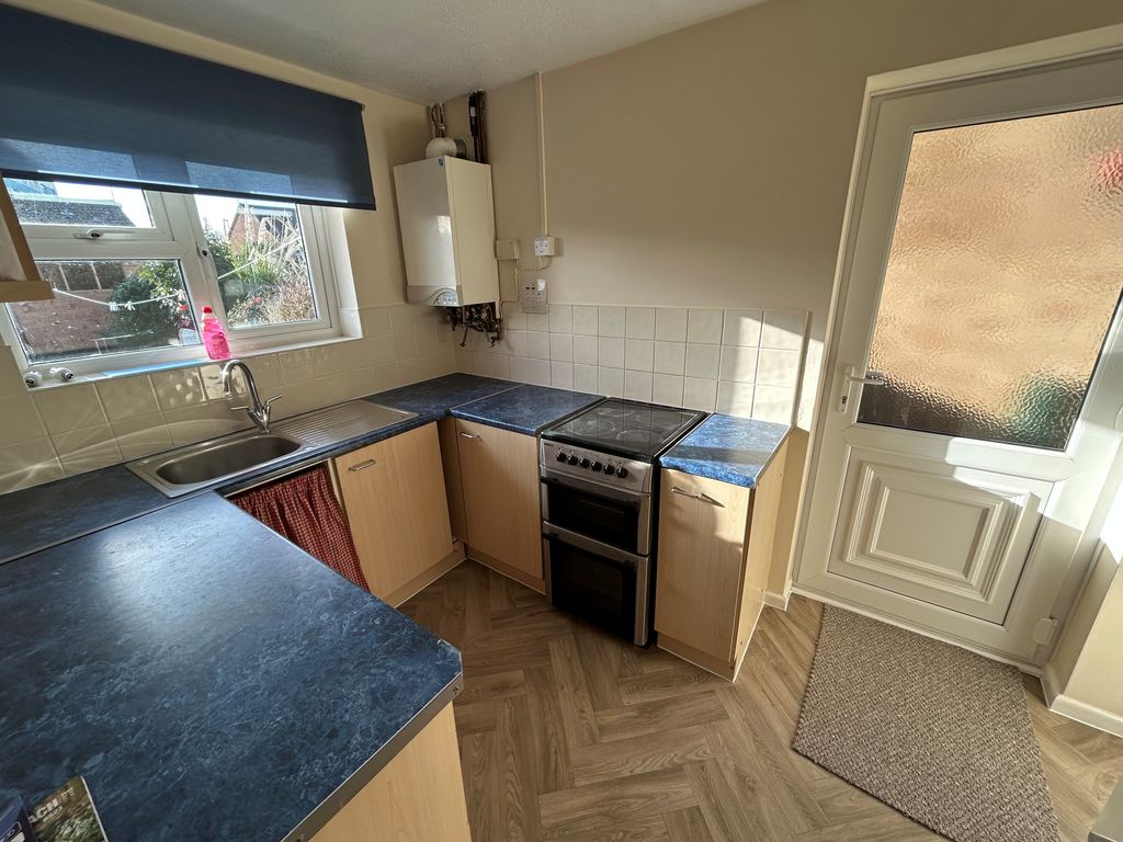 Property photo 2 of 7 Kitchen