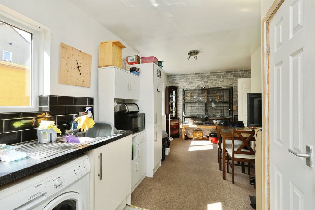 Property photo 3 of 13