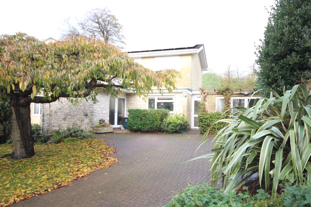 Property photo 3 of 8 Img_3562
