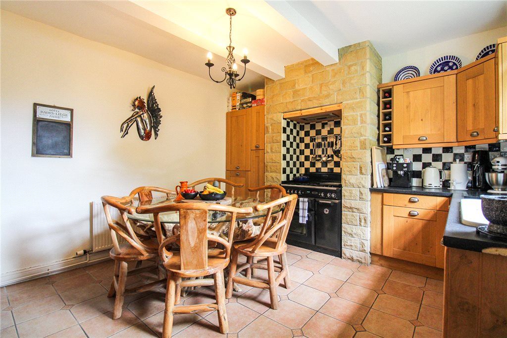 Property photo 3 of 9 Dining Kitchen