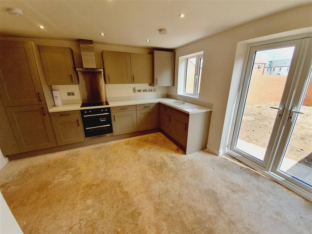 Property photo 3 of 19 Image